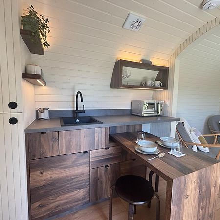 Quarrywood Glamping テンビー エクステリア 写真